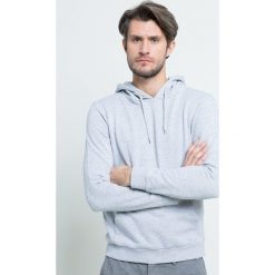 Review - Bluza. Czarne bluzy męskie Review, l, bez wzorów, z bawełny, bez ramiączek, z kapturem. W wyprzedaży za 79.90 zł.