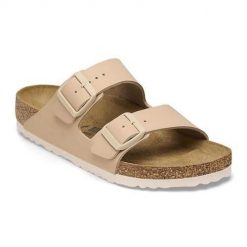 Klapki damskie Birkenstock 1027723. Brązowe klapki damskie Birkenstock, bez wzorów, z materiału, bez obcasa, bez zapięcia. W wyprzedaży za 309.00 zł.