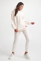 Spodnie dresowe damskie ARMANI EXCHANGE. Spodnie dresowe damskie Armani Exchange, bez wzorów, z dresówki. W wyprzedaży za 383.67 zł.
