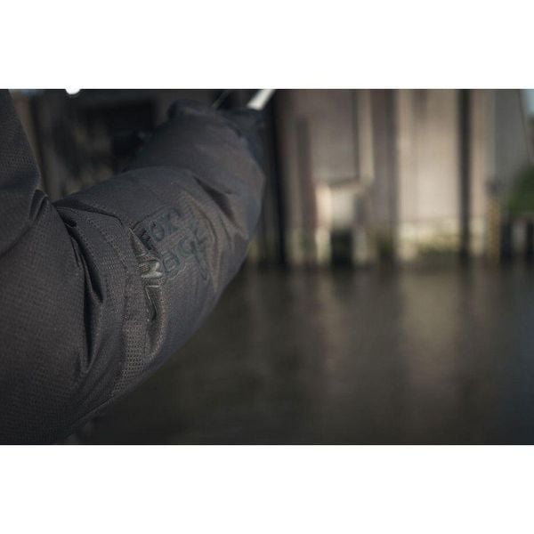 Kurtka puchowa Fox Rage Puffa. Szare kurtki męskie FOX RAGE, s, bez wzorów, z puchu, eleganckie, bez kaptura. Za 446.50 zł.