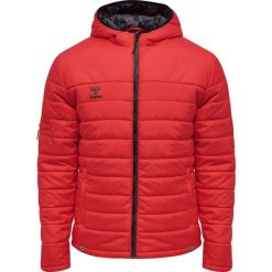 Parka Hummel Quilted North. Czerwone parki męskie Hummel, m, bez wzorów, sportowe, bez kołnierzyka, bez kaptura. W wyprzedaży za 288.50 zł.