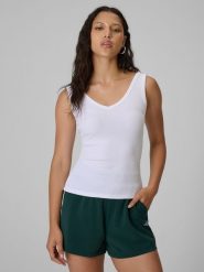 4F Top slim z prążkowanej dzianiny damski - biały S. Białe topy damskie 4F, s, bez wzorów, z bawełny, bez kołnierzyka, bez ramiączek. Za 49.99 zł.