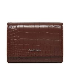 Portfel Calvin Klein. Brązowe portfele damskie Calvin Klein. Za 259.99 zł.