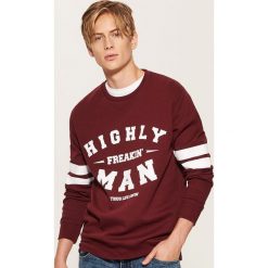 Bluza z nadrukiem - Czerwony. Czerwone bluzy damskie House, l, bez wzorów, bez ramiączek, bez kaptura. Za 69.99 zł.