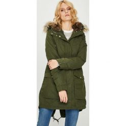 Tommy Jeans - Parka. Zielone parki damskie Tommy Jeans, m, bez wzorów, z bawełny, z kapturem. W wyprzedaży za 769.90 zł.