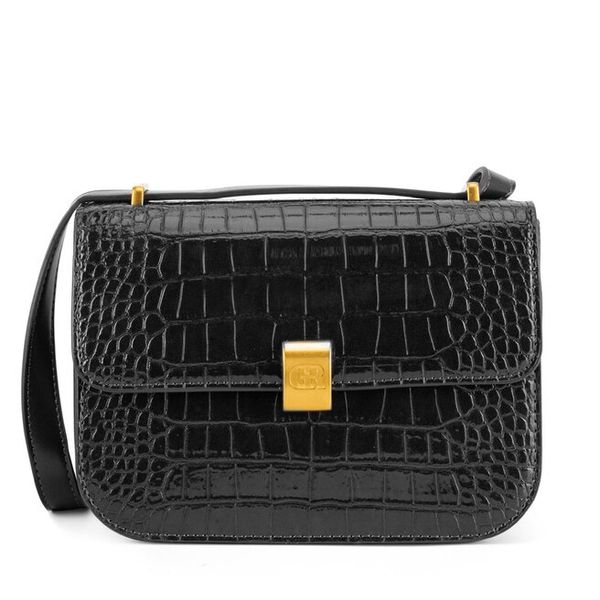 Torebka GINO ROSSI. Czarne listonoszki damskie Gino Rossi, bez wzorów, bez dodatków. Za 229.99 zł.