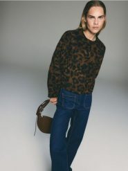 Jeansy flare - niebieski. Niebieskie jeansy damskie Reserved, bez wzorów, z bawełny. Za 139.99 zł.