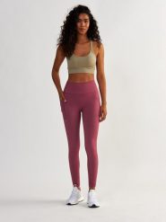 Legginsy fitness damskie Beshaped Lift Me Up z kieszeniami. Czerwone legginsy damskie BESHAPED, bez wzorów, z dzianiny. Za 159.20 zł.
