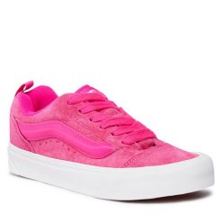 Tenisówki Vans. Czerwone trampki i tenisówki damskie Vans, bez wzorów, bez zapięcia. Za 269.99 zł.