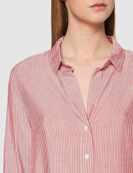 WRANGLER BLOUSE DAMSKA KOSZULA Z DŁUGIM RĘKAWEM PASKI FLAME RED W5Z2TIR06. Czerwone koszule damskie Wrangler, s, bez wzorów, bez kołnierzyka, bez ramiączek. Za 129.99 zł.