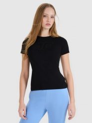 4F T-shirt slim z nadrukiem damski - czarny L. Czarne t-shirty damskie 4F, l, bez wzorów, z bawełny, klasyczne, bez kołnierzyka, bez ramiączek. Za 49.99 zł.