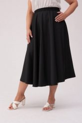 Czarna spódnica Aurora - satynowy blask PLUS SIZE XXL. Czarne spódnice damskie Moda Size Plus Iwanek, na co dzień, plus size, bez wzorów, z satyny, eleganckie, plus size, mini, dopasowane. Za 229.90 zł.