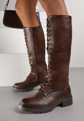 Brązowe Kozaki w Stylu Workerów Cahrarah. Brązowe kozaki damskie Born2be, bez wzorów, z jeansu, bez obcasa, na płaskiej podeszwie, bez zapięcia. Za 159.99 zł.