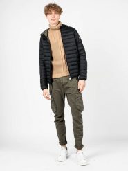 Invicta Kurtka | 4431449 | Mężczyzna | Czarny. Czarne kurtki męskie Invicta, m, z aplikacjami, z poliamidu, bez kaptura. W wyprzedaży za 369.00 zł.
