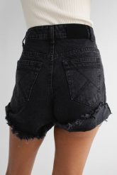 Szorty jeansowe z wysokim stanem w kolorze czarnym - VANITY BLACK DENIM-XS. Czarne szorty damskie Marsala, bez wzorów, z denimu, casualowe, z podwyższonym stanem. Za 299.90 zł.