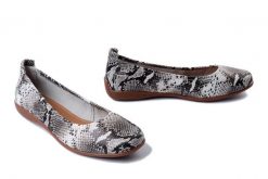 JOSEF SEIBEL 74801 63 083 Fenja 01 snake/weiss-schwarz, baleriny damskie. Czarne balerinki damskie Josef Seibel, bez wzorów, ze skóry, bez obcasa, bez zapięcia. Za 339.90 zł.