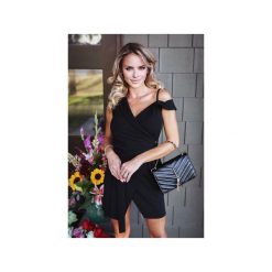 Czarna sukienka wizytowa asymetryczna. Czarne sukienki damskie Bien fashion, m, bez wzorów, z poliesteru, eleganckie, z asymetrycznym kołnierzem, bez ramiączek, midi, asymetryczne. Za 149.00 zł.