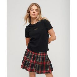 Luksusowa, dopasowana krótka koszulka sportowa z logo. Czarne koszulki sportowe damskie Superdry, bez wzorów, bez ramiączek. W wyprzedaży za 109.70 zł.