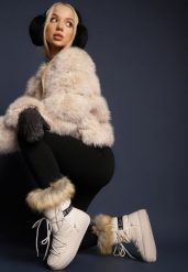 Beżowe Śniegowce Volumnia. Brązowe śniegowce damskie Renee, z puchu, za kostkę, bez zapięcia. Za 139.99 zł.
