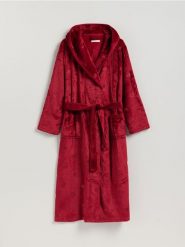 Szlafrok z paskiem - czerwony. Czerwone szlafroki damskie Reserved, l, bez wzorów, z dzianiny, bez ramiączek, bez kaptura. Za 149.99 zł.