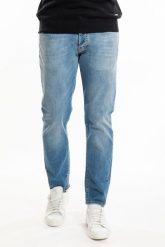 Takeshy Kurosawa Jeansy "Essential" | 83349 | Essential | Mężczyzna | Niebieski. Niebieskie jeansy męskie Takeshy Kurosawa, z bawełny, klasyczne. W wyprzedaży za 489.00 zł.