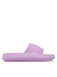 Guess Klapki E4GZ27 WG5X0 Fioletowy. Fioletowe klapki damskie Guess, z aplikacjami, z tworzywa sztucznego, bez obcasa, bez zapięcia. Za 199.99 zł.