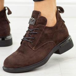 Brązowe skórzane botki damskie Vinceza 89151. Brązowe botki damskie VINCEZA, na jesień, bez wzorów, z dzianiny, eleganckie, z okrągłym noskiem, bez obcasa, na obcasie, bez zapięcia. Za 339.00 zł.