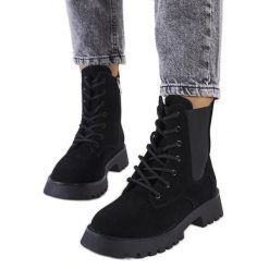 Czarne botki damskie Swinford. Czarne botki damskie na zimę, bez wzorów, z jeansu, eleganckie, za kostkę, bez obcasa, bez zapięcia. Za 130.70 zł.