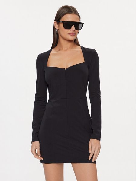 Patrizia Pepe Sukienka codzienna 8A1257/J129-K103 Czarny Regular Fit. Czarne sukienki damskie Patrizia Pepe, na co dzień, bez wzorów, z syntetyku, bez kołnierzyka, bez ramiączek, proste. Za 1,629.00 zł.