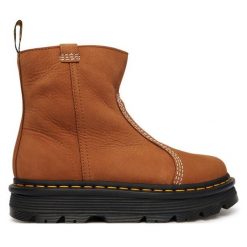 Botki Dr. Martens. Brązowe botki damskie Dr. Martens, bez wzorów, bez obcasa, na płaskiej podeszwie, bez zapięcia. Za 899.99 zł.