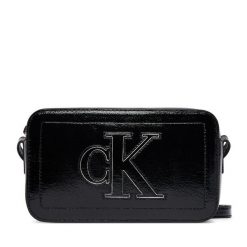Torebka Calvin Klein. Czarne listonoszki damskie Calvin Klein, bez wzorów, bez dodatków. Za 329.99 zł.