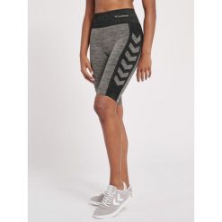 Damskie buty z wysokim stanem Hummel hmlClea. Czarne szorty damskie Hummel, bez wzorów, z podwyższonym stanem. Za 129.00 zł.