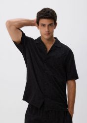 Koszula regular fit ze strukturalnej tkaniny - czarny. Czarne koszule męskie Reserved, l, bez wzorów, z bawełny, bez kołnierzyka, bez ramiączek. Za 119.99 zł.
