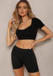 Czarne Szorty Kolarki High Waist Dezarina. Czarne szorty damskie Renee, bez wzorów, eleganckie, z podwyższonym stanem. Za 14.99 zł.