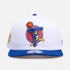 Czapka New Era 950 Tune Squad Duffy Biała. Białe czapki męskie New Era, bez wzorów. Za 190.35 zł.