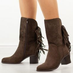 D.Brązowe ażurowe botki damskie na obcasie M.Daszyński 2337-15. Brązowe botki damskie M.Daszyński, na jesień, w ażurowe wzory, z jeansu, boho, bez obcasa, na obcasie, bez zapięcia. Za 219.00 zł.