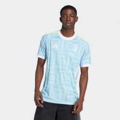 Koszulka piłkarska ADIDAS Juventus 25/26 wyjazdowa. Bluzki damskie Adidas, l, bez wzorów, sportowe, bez kołnierzyka, bez ramiączek. Za 459.99 zł.