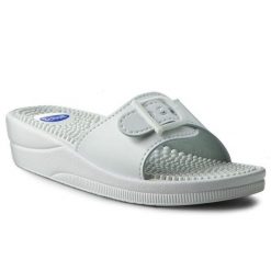 Klapki Scholl. Białe klapki damskie Scholl, bez wzorów, bez obcasa, bez zapięcia. Za 169.99 zł.