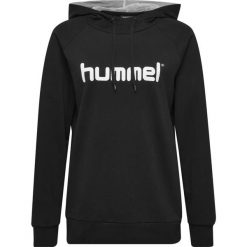 Bluza sportowa z kapturem damska Hummel Go Cotton Logo Hoodie Woman. Czarne bluzy damskie Hummel, xs, bez wzorów, sportowe, bez ramiączek, z kapturem. Za 210.50 zł.