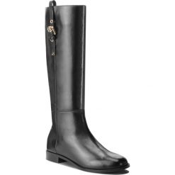Oficerki EMPORIO ARMANI - X3O165 XF261 00002 Black. Czarne kozaki damskie Emporio Armani, bez wzorów, ze skóry, bez obcasa, na obcasie, bez zapięcia. W wyprzedaży za 1,129.00 zł.