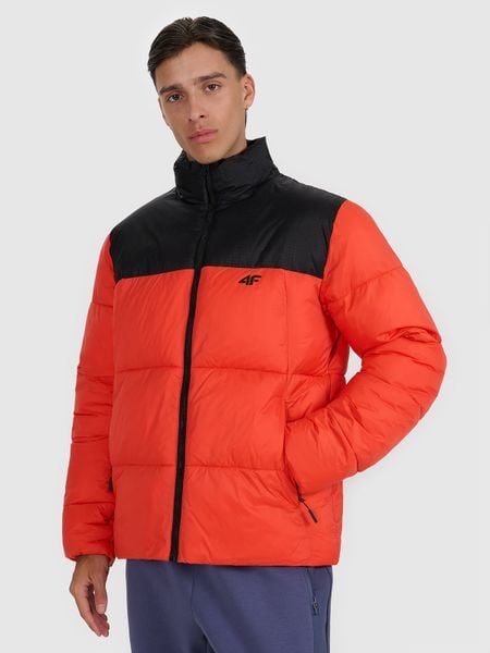 4F Kurtka puchowa z wypełnieniem syntetycznym męska - czerwona L. Czerwone kurtki męskie 4F, na zimę, l, bez wzorów, z materiału, bez kaptura. W wyprzedaży za 239.99 zł.