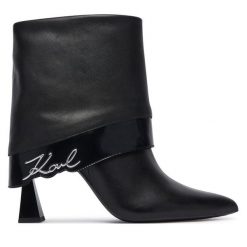 Botki KARL LAGERFELD. Czarne botki damskie KARL LAGERFELD, bez wzorów, bez obcasa, na szpilce, bez zapięcia. Za 1,099.00 zł.