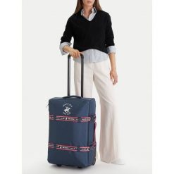 Walizka średnia Beverly Hills Polo Club. Niebieskie walizki damskie Beverly Hills Polo Club, bez wzorów, średnie. Za 299.99 zł.
