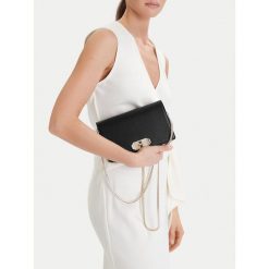 Torebka Nine West. Czarne torebki do ręki damskie Nine West, bez wzorów, bez dodatków. Za 219.99 zł.