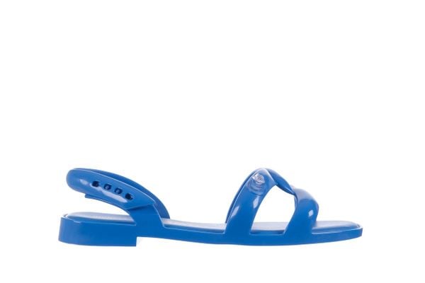 Sandały Melissa Tube Sandal Jeremy Sc Blue, Niebieski, Guma - 35-36. Niebieskie sandały damskie Melissa, bez wzorów, z gumy, bez obcasa, bez zapięcia. W wyprzedaży za 89.10 zł.