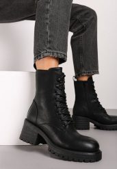 Czarne Ocieplone Botki na Obcasie w Stylu Workerów ze Sznurowaniem Ciaris. Czarne botki damskie Born2be, bez wzorów, eleganckie, bez obcasa, na obcasie, bez zapięcia. Za 169.99 zł.