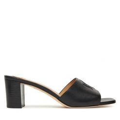 Klapki LAUREN RALPH LAUREN. Czarne klapki damskie Lauren Ralph Lauren, bez wzorów, bez obcasa, bez zapięcia. Za 539.99 zł.