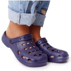 Flameshoes Damskie Klapki Granatowe Piankowe Eva niebieskie. Niebieskie klapki damskie bez wzorów, casualowe, bez obcasa, bez zapięcia. Za 77.70 zł.