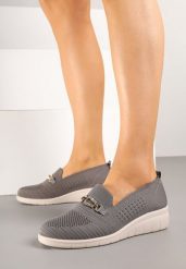 Szare Półbuty na Koturnie z Ozdobą i Cyrkoniami Neviae. Szare półbuty damskie Born2be, z aplikacjami, eleganckie, bez obcasa, na koturnie, bez zapięcia. Za 59.99 zł.
