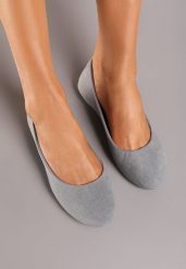Szare Balerinki Gibbs. Szare balerinki damskie Renee, bez wzorów, eleganckie, z okrągłym noskiem, bez obcasa, na płaskiej podeszwie, bez zapięcia. Za 19.99 zł.